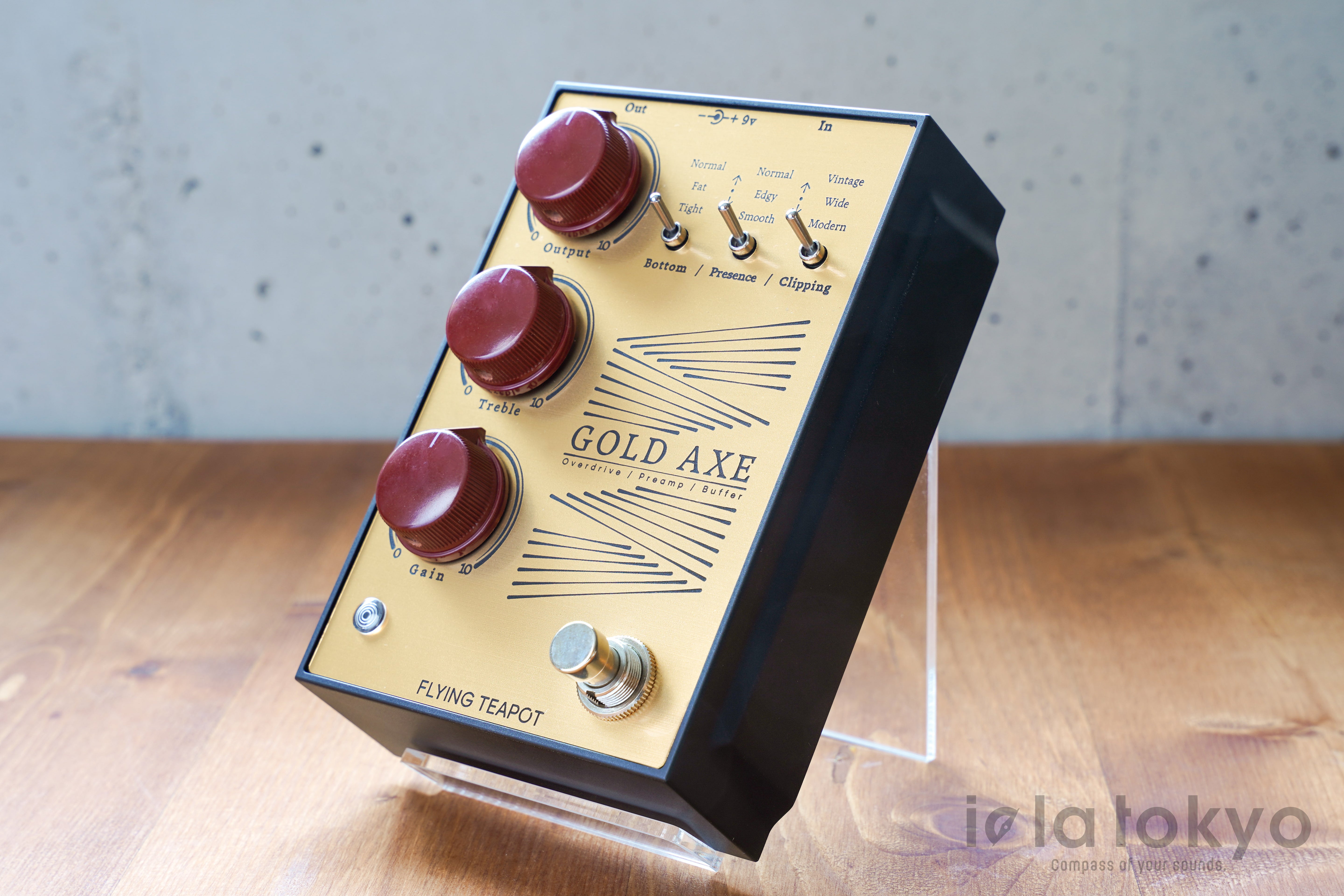 FLYING TEAPOT GOLD AXE