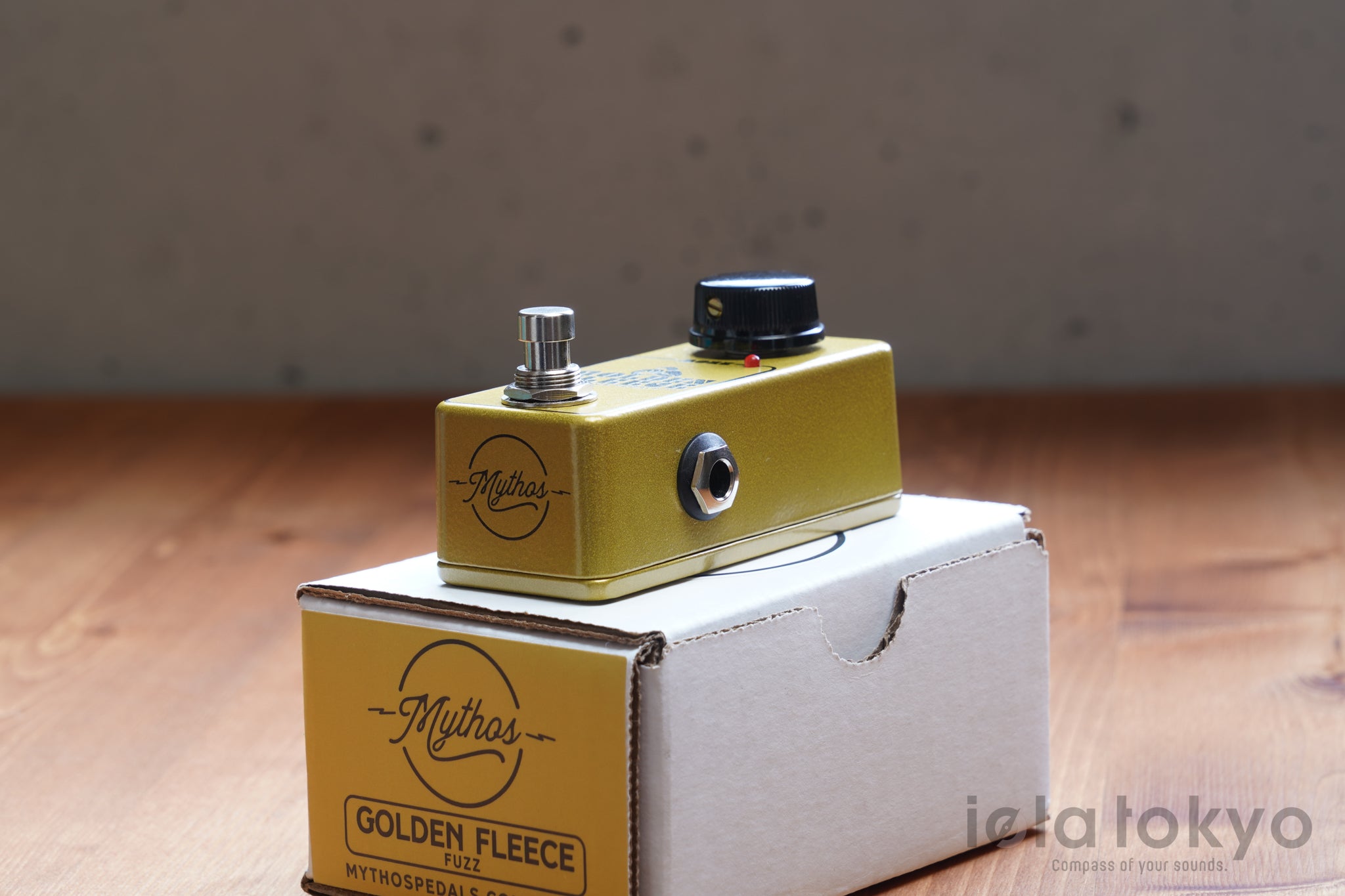 Mythos Pedals Golden Fleece Fuzz