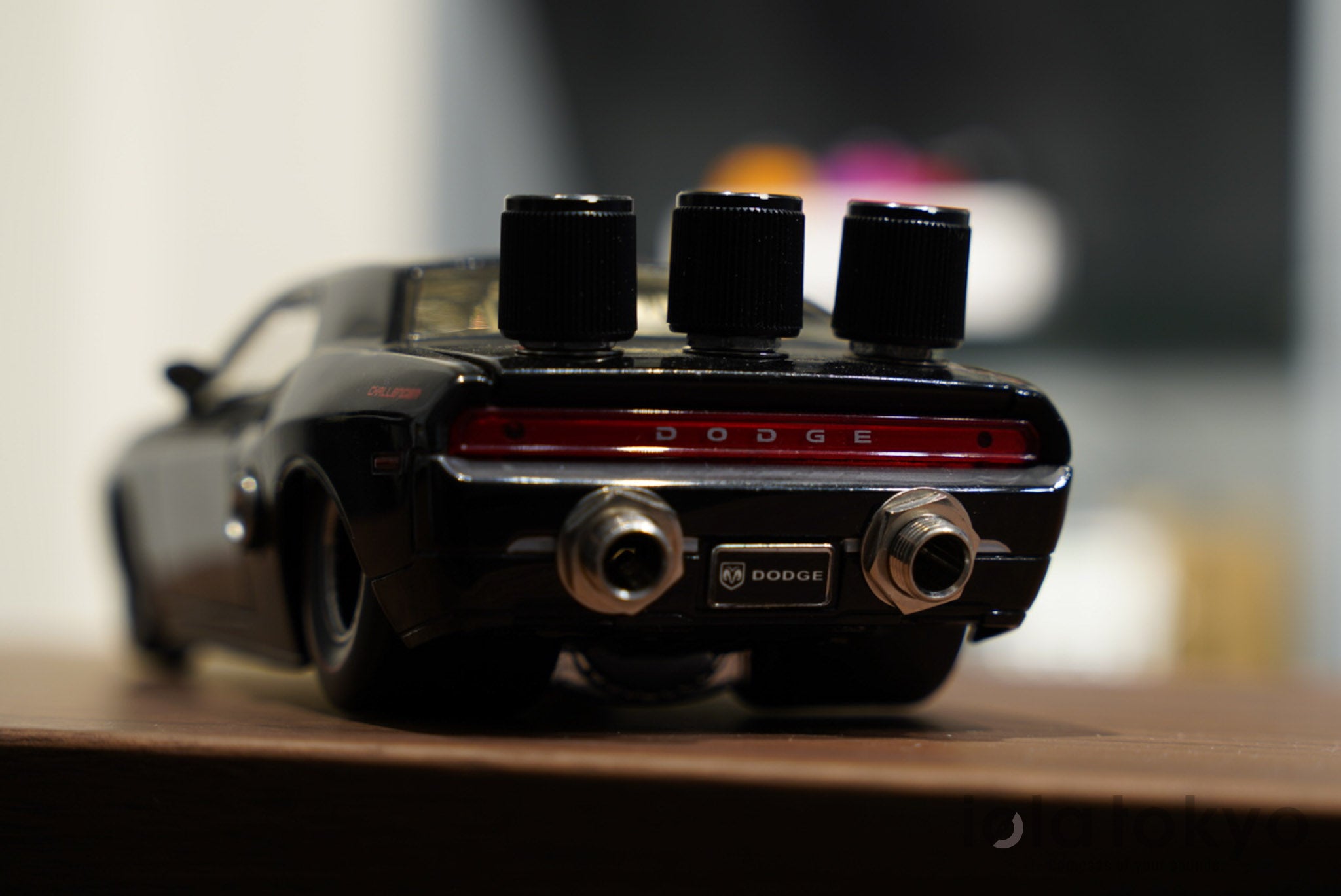 Goodsontoys - V8 FUZZ Dodge challenger SRT