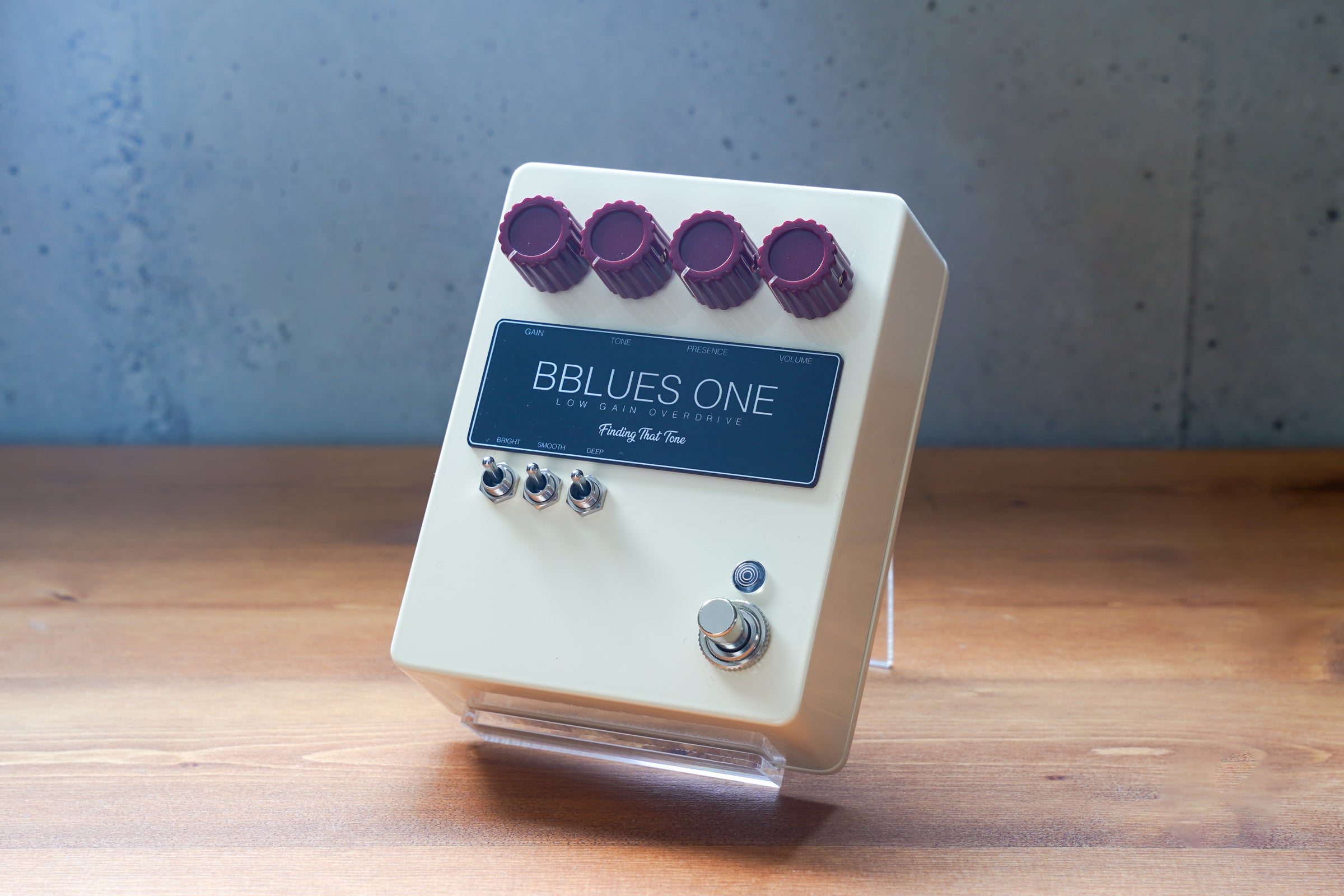 BBLUES ONE Vintage White