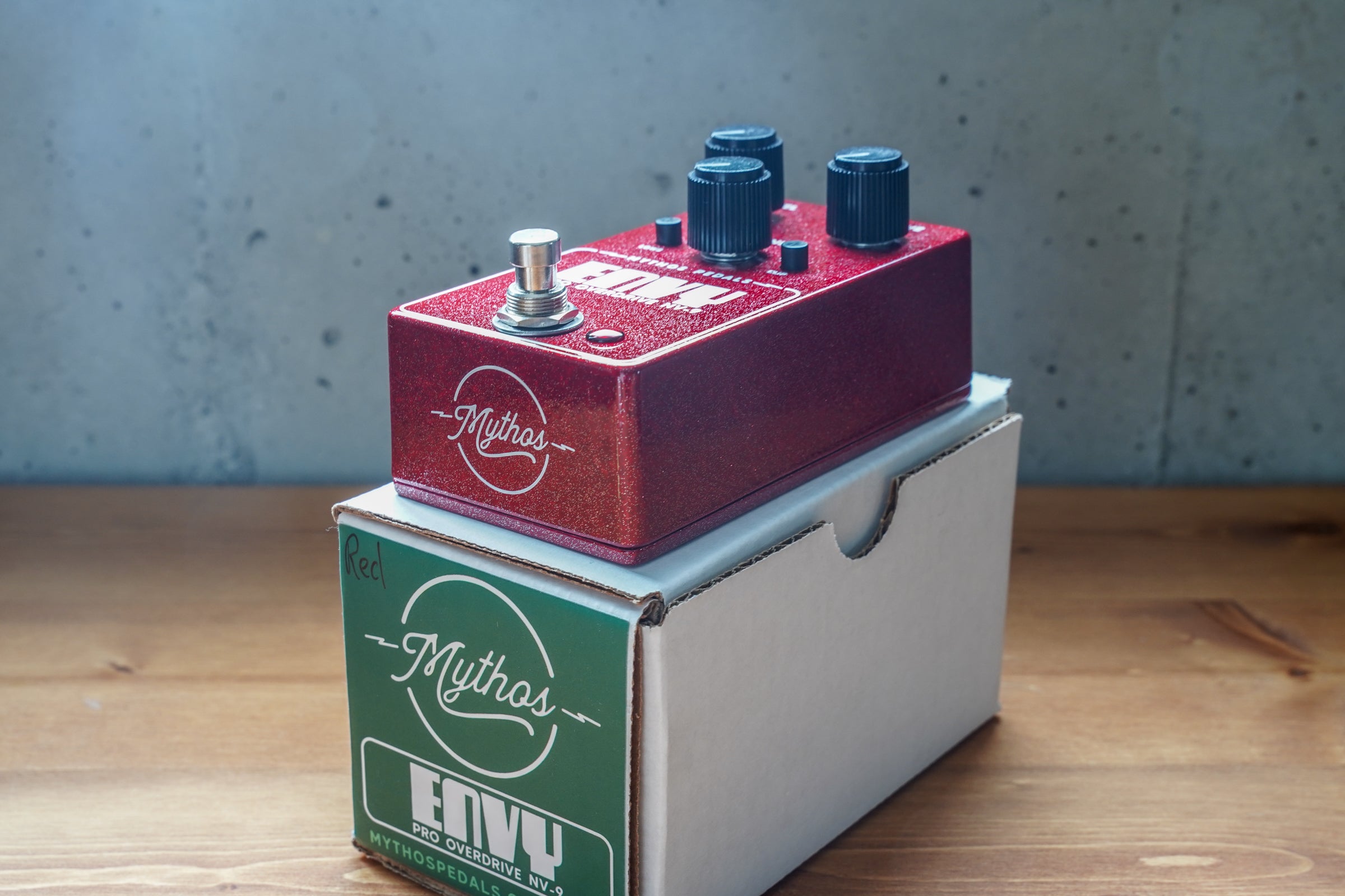 Mythos Pedals ENVY Red Sparkle | iola tokyo