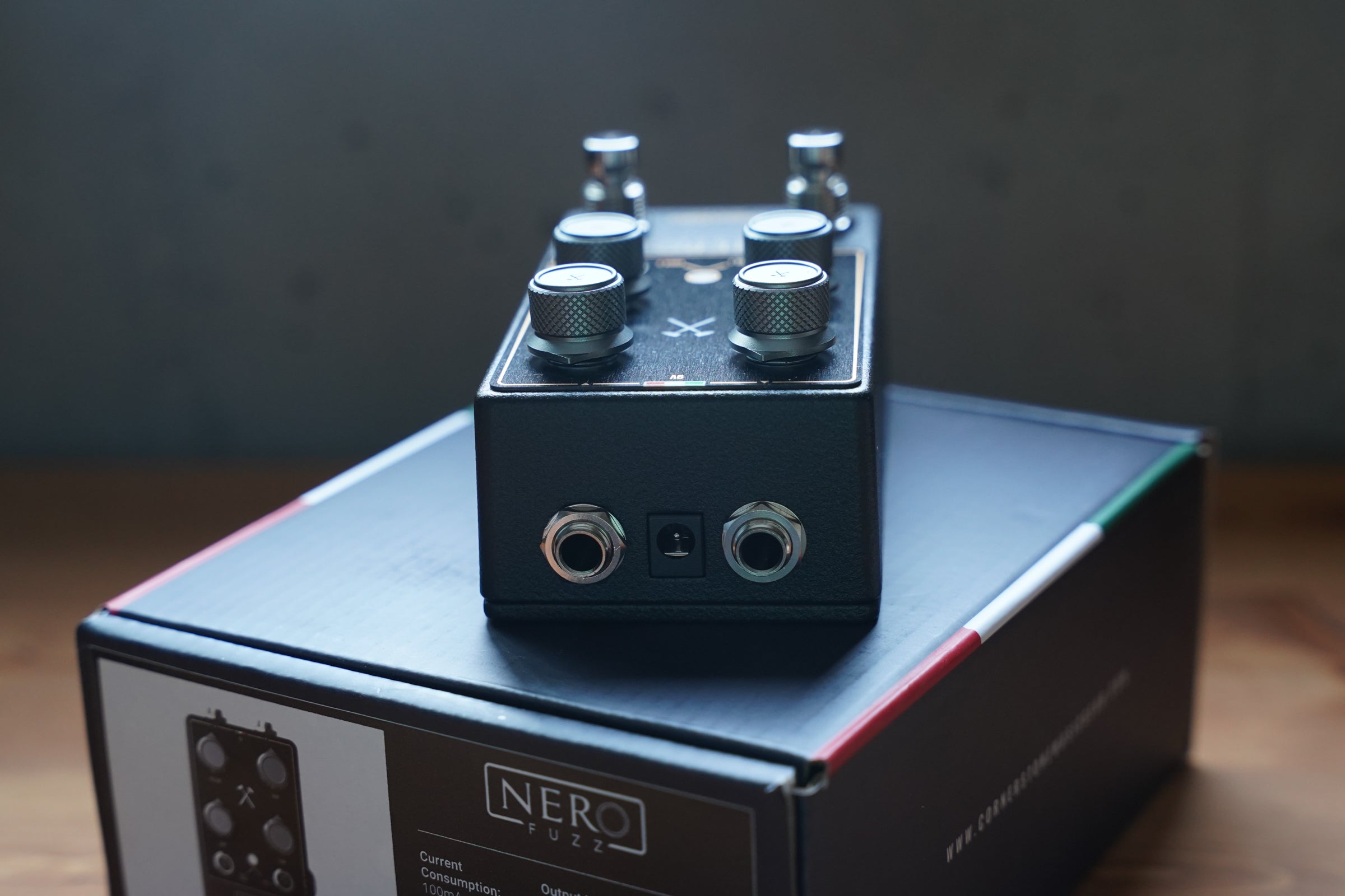 Cornerstone Nero Fuzz | iola tokyo