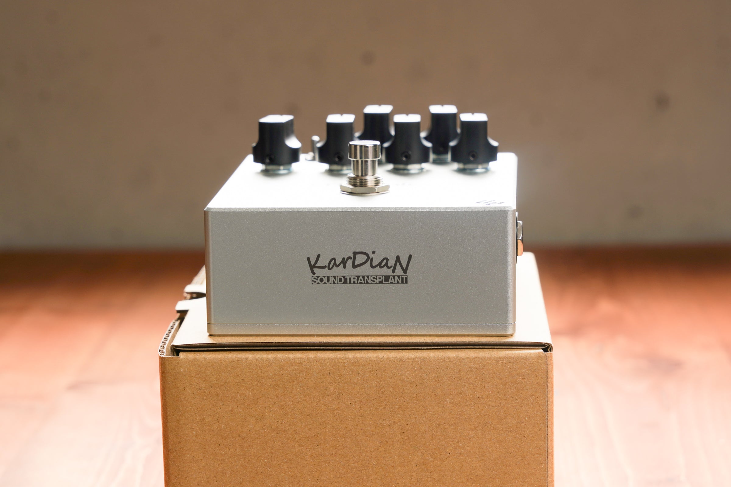 KarDiaN titania v2 | iola tokyo