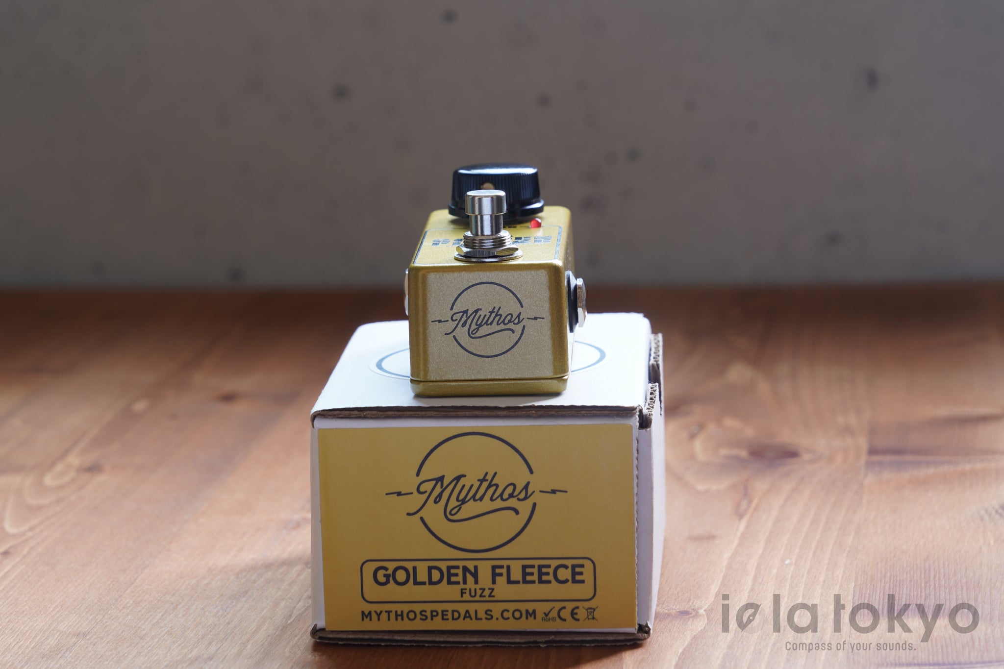 Mythos Pedals Golden Fleece Fuzz